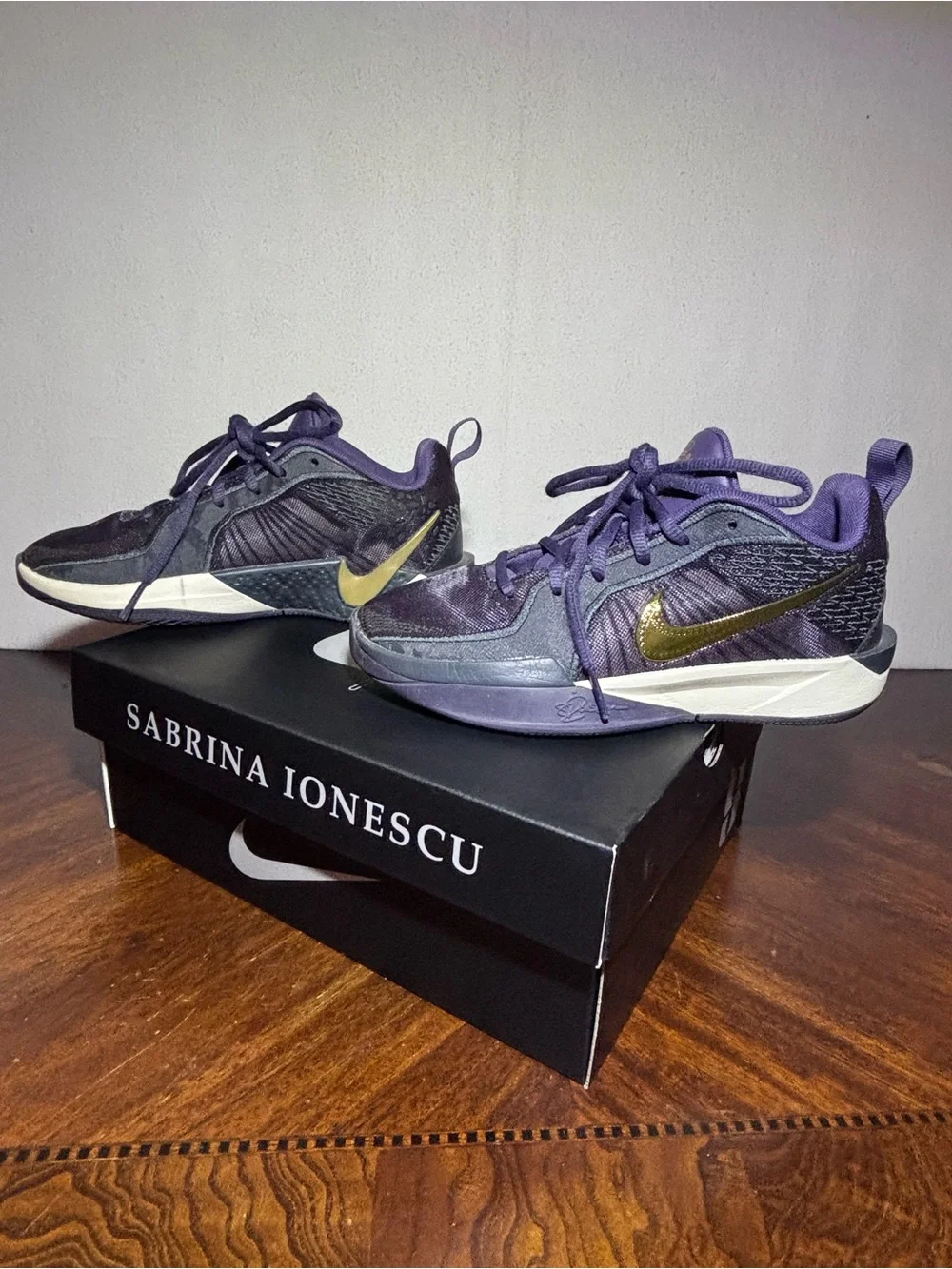 Nike Sabrina 2 Broken Records Girls Basketball Shoes 2.5Y Purple Gold